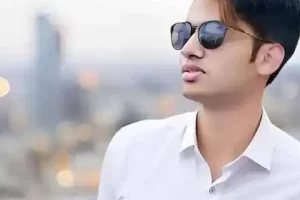 Bacaan Pemanis Wajah Pria: Menarik Perhatian Orang Disekitar