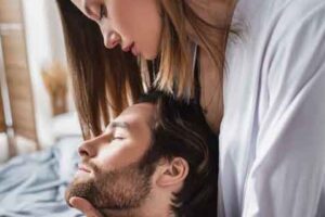 Ilmu Buat Wanita Jatuh Cinta Secara Alami dan Aman
